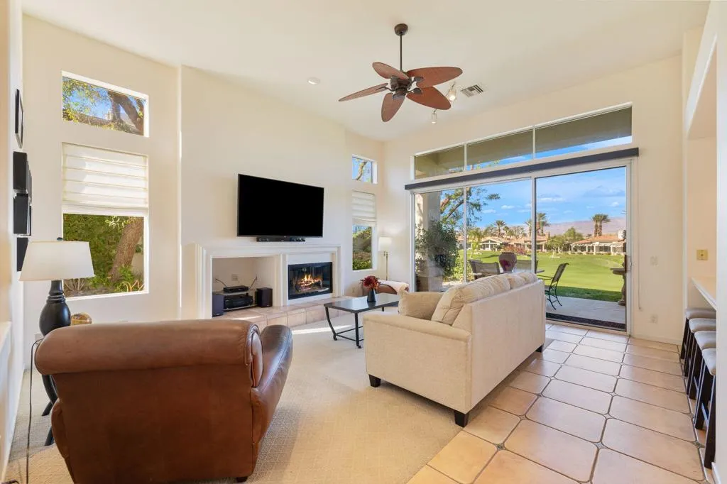 472 Desert Holly Drive, Palm Desert, California 92211 home-pic-8