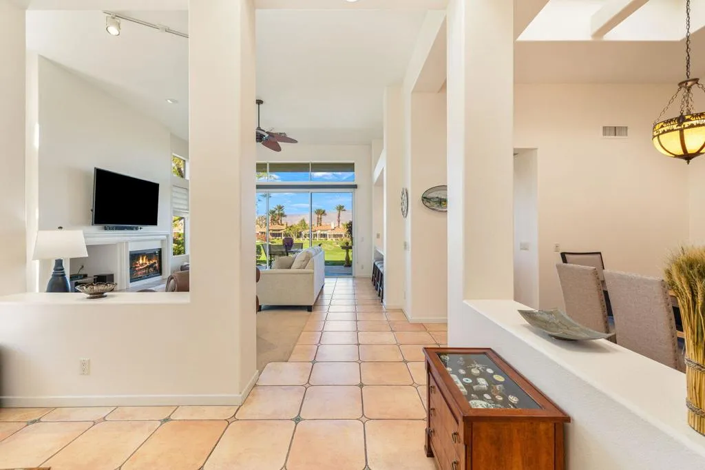 472 Desert Holly Drive, Palm Desert, California 92211 home-pic-7