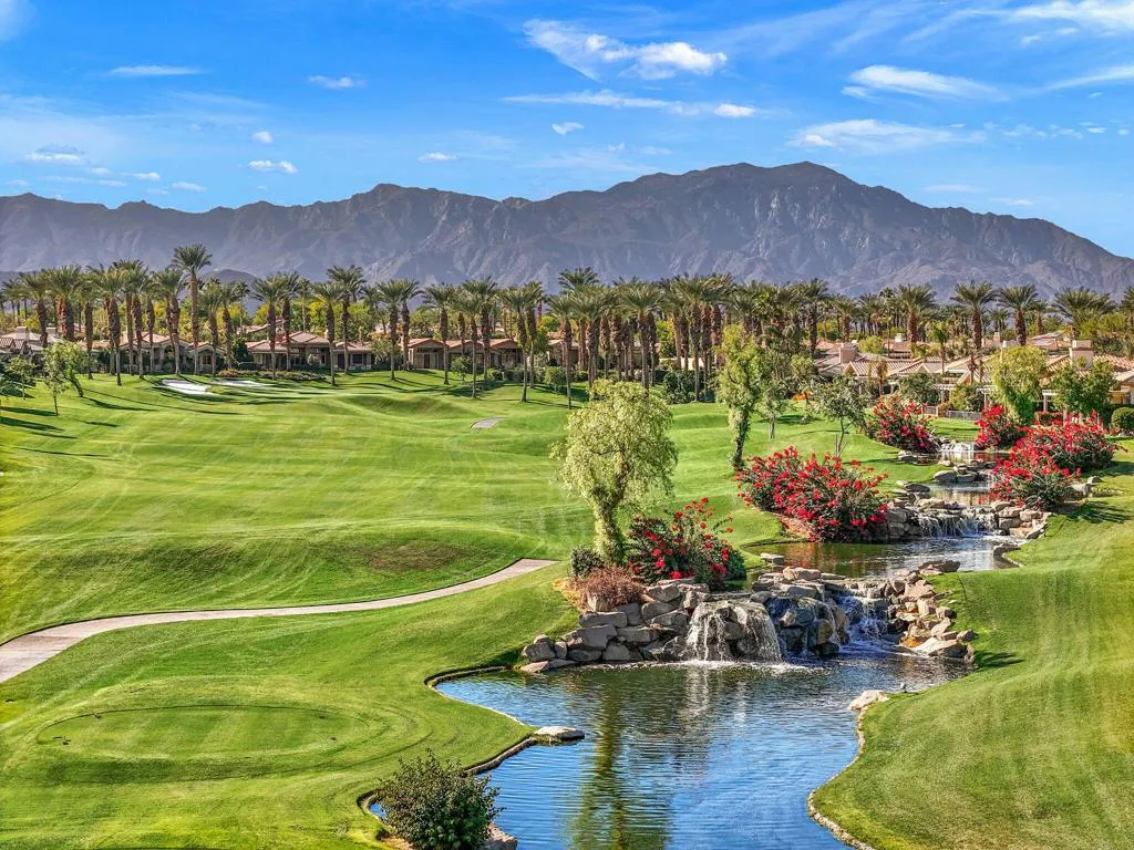 472 Desert Holly Drive, Palm Desert, California 92211 home-pic-2