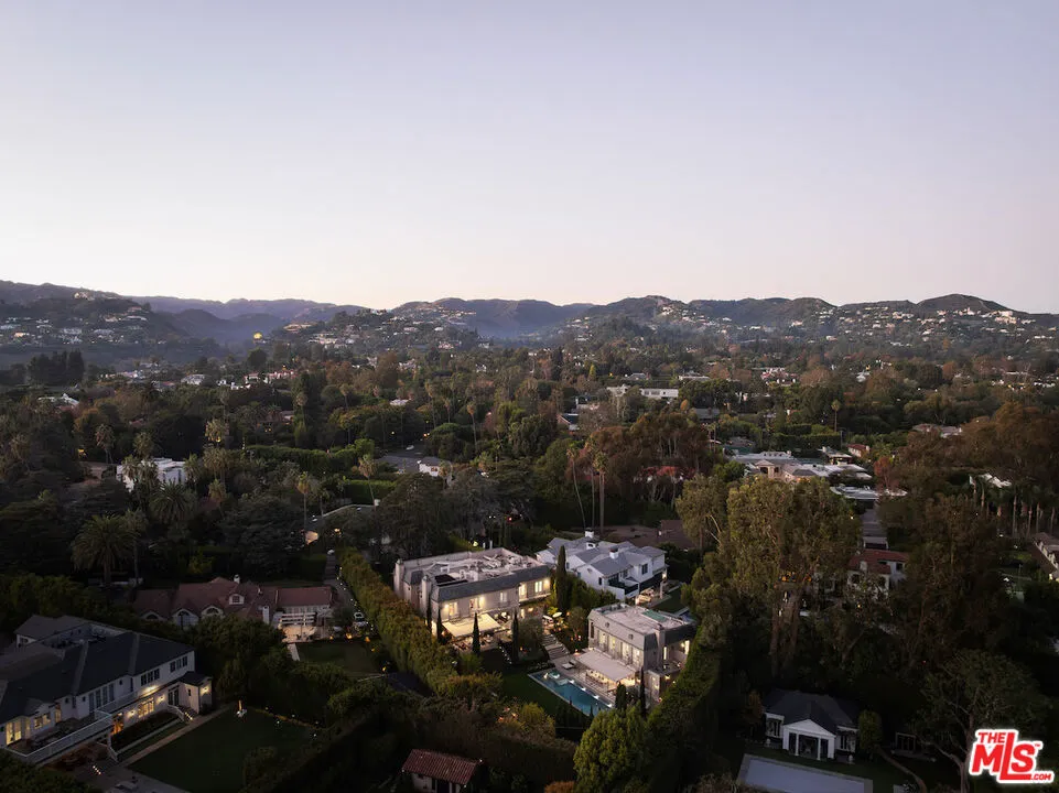 12770 S Bristol Circle, Los Angeles, California 90049 home-pic-29