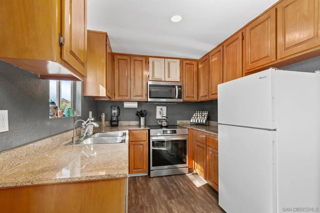 , Spring Valley, California 91977 home-pic-1