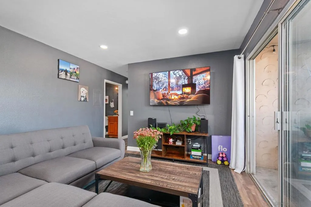 , Spring Valley, California 91977 home-pic-7