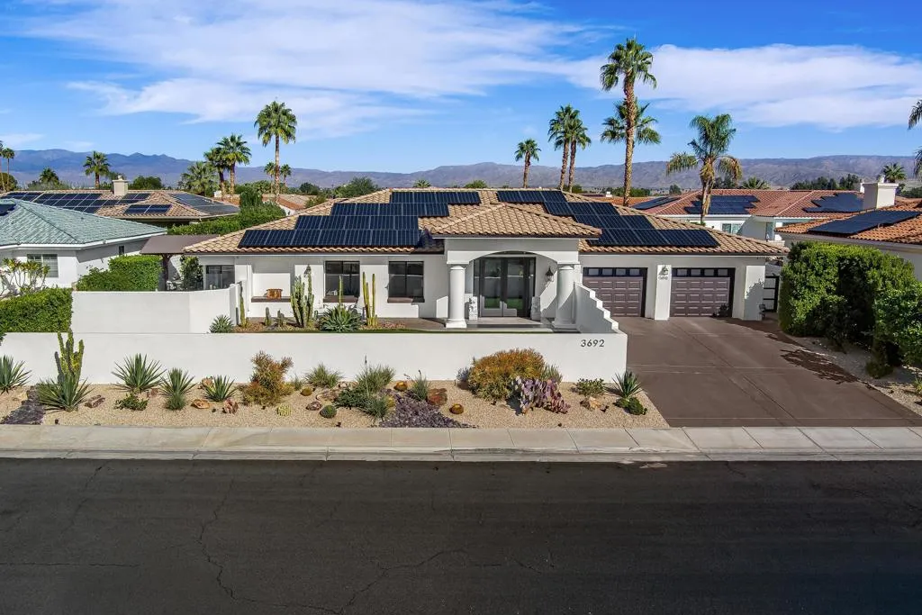 3692 Escoba Drive, Palm Springs, California 92264 home-pic-1