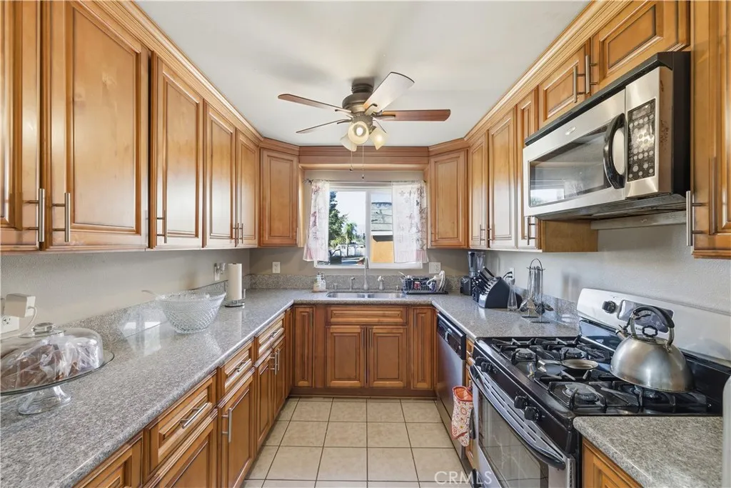 10527 60th, Jurupa Valley, California 91752 home-pic-9