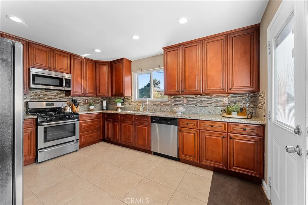 614 Naomi, Redlands, California 92374 home-pic-8