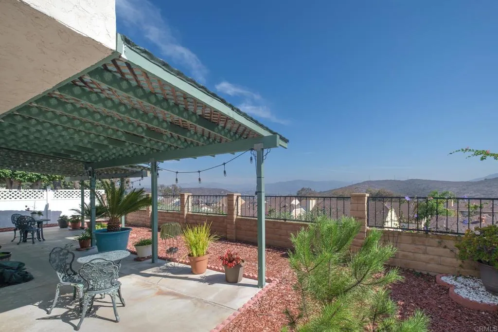 10865 Charing Cross Road, Spring Valley, California 91978 home-pic-16