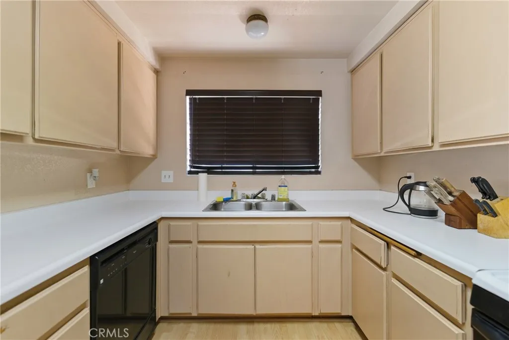 4141 Hathaway, Long Beach, California 90815 home-pic-14
