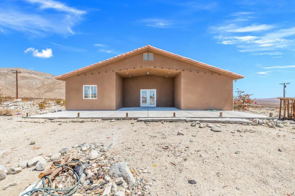 22135 Lamel Drive, Desert Hot Springs, California 92241 home-pic-2