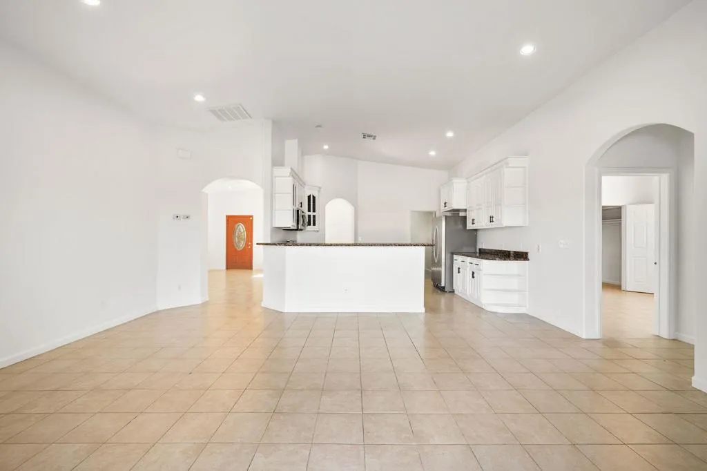 22135 Lamel Drive, Desert Hot Springs, California 92241 home-pic-7