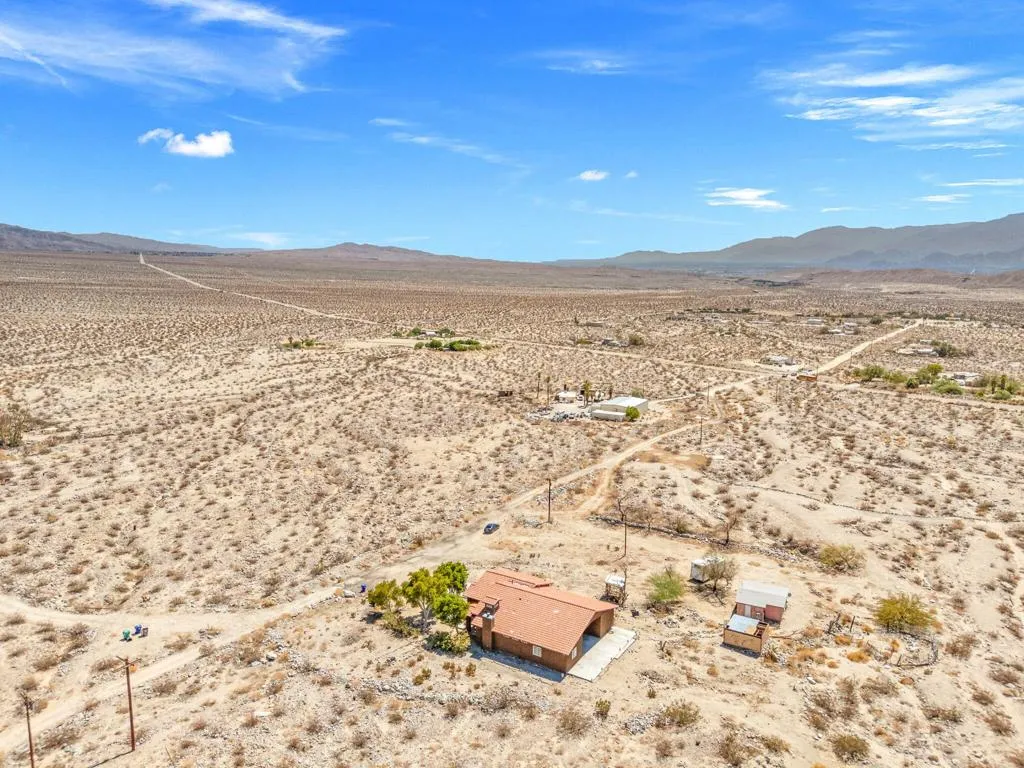 22135 Lamel Drive, Desert Hot Springs, California 92241 home-pic-33