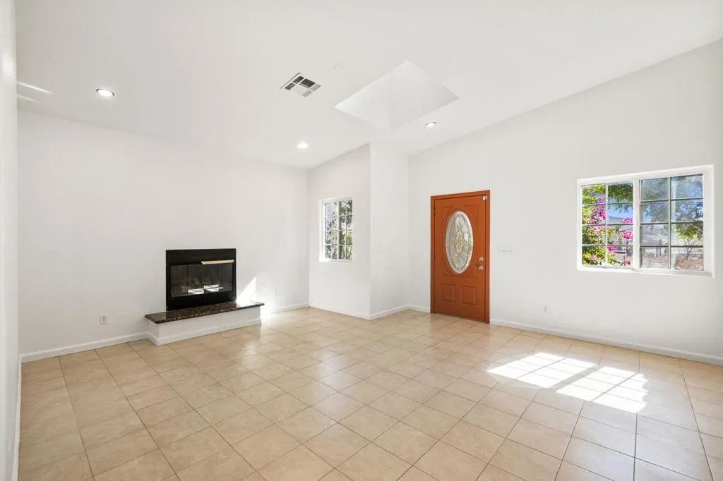 22135 Lamel Drive, Desert Hot Springs, California 92241 home-pic-5