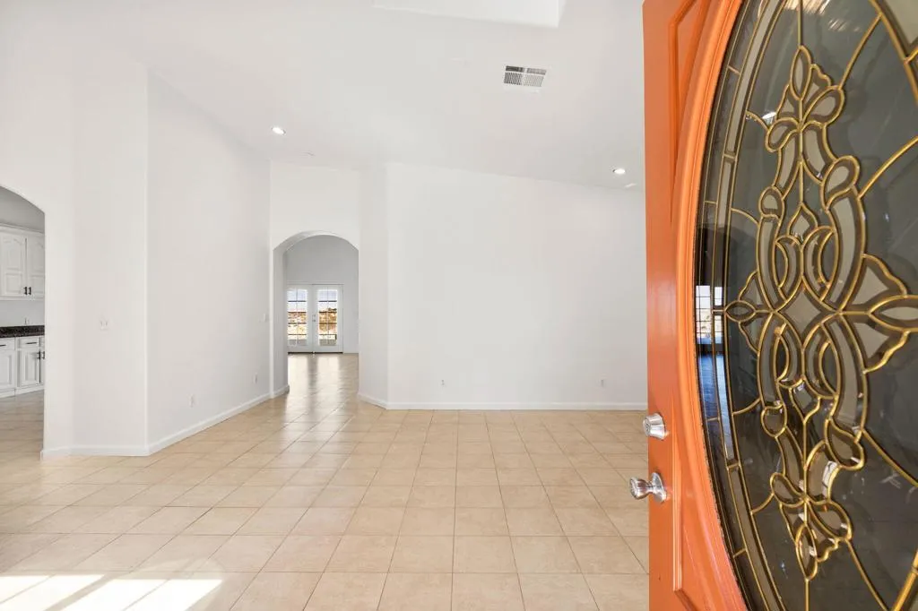 22135 Lamel Drive, Desert Hot Springs, California 92241 home-pic-4