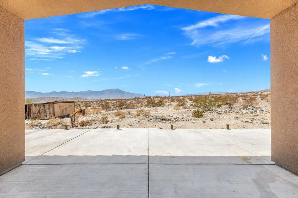 22135 Lamel Drive, Desert Hot Springs, California 92241 home-pic-31