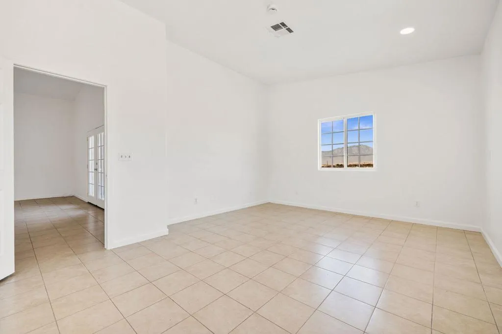 22135 Lamel Drive, Desert Hot Springs, California 92241 home-pic-21
