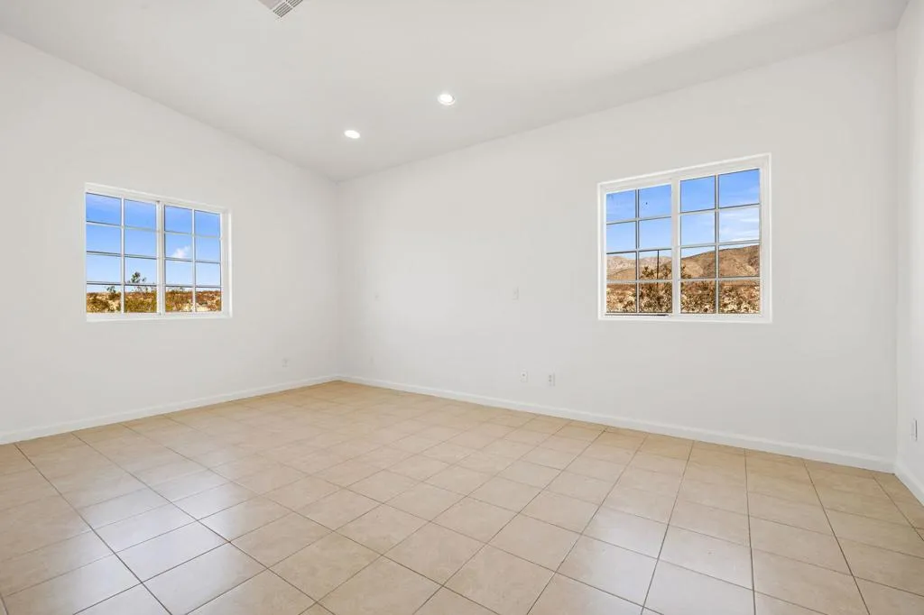 22135 Lamel Drive, Desert Hot Springs, California 92241 home-pic-16