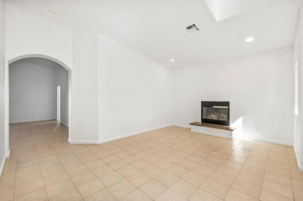 22135 Lamel Drive, Desert Hot Springs, California 92241 home-pic-6