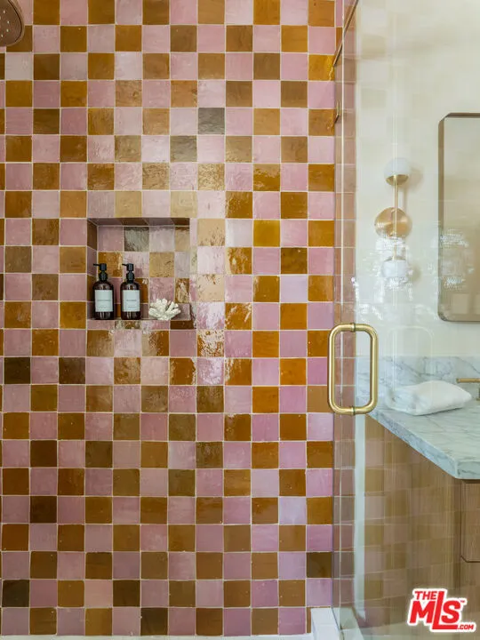 16828 Ivyside Place, Encino, California 91436 home-pic-30