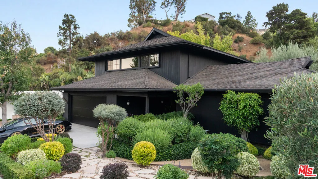 16828 Ivyside Place, Encino, California 91436 home-pic-42