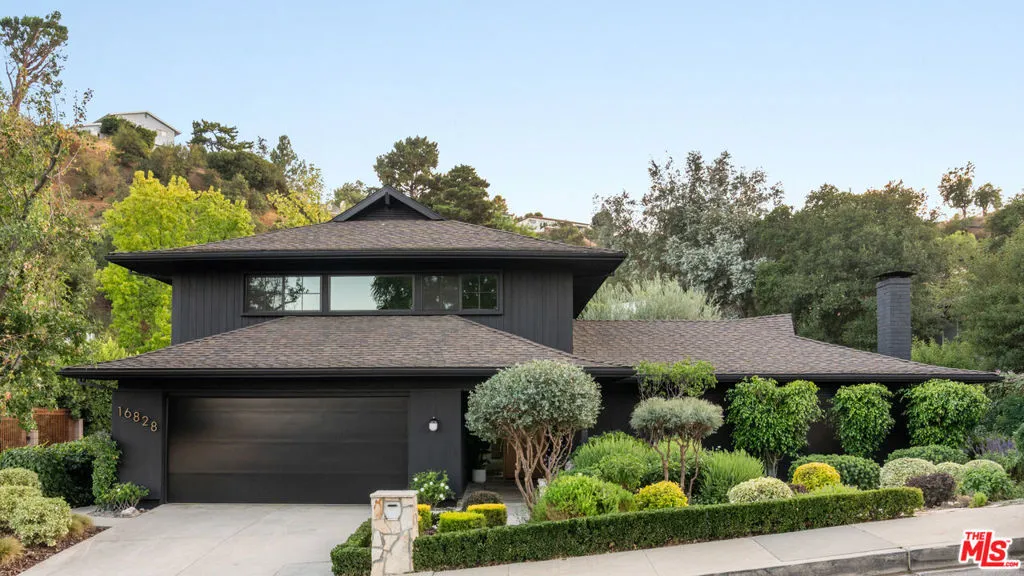 16828 Ivyside Place, Encino, California 91436 home-pic-43