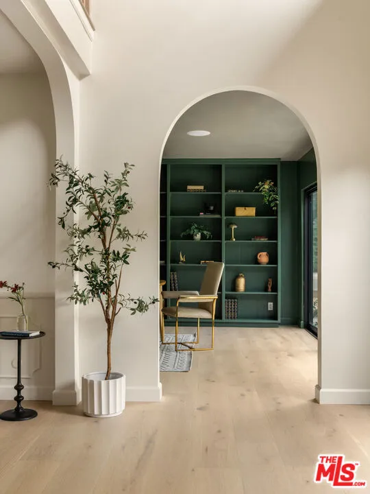 16828 Ivyside Place, Encino, California 91436 home-pic-9