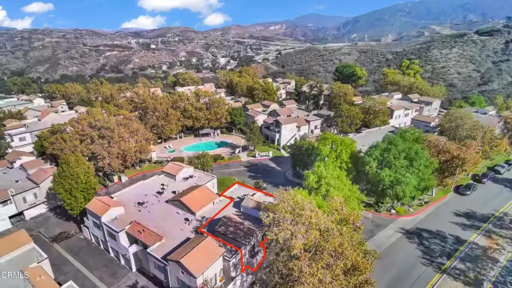 21334 Nandina Lane 204, Newhall, California 91321 home-pic-34