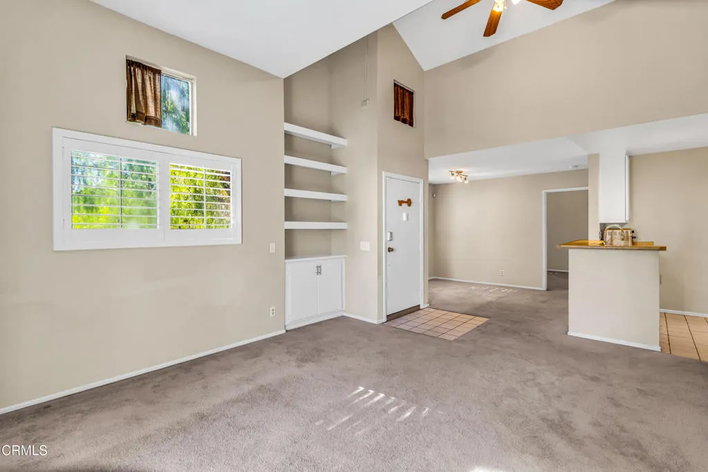 21334 Nandina Lane 204, Newhall, California 91321 home-pic-11
