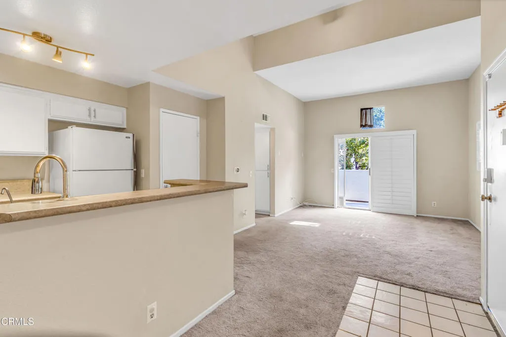 21334 Nandina Lane 204, Newhall, California 91321 home-pic-13