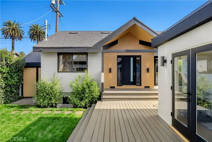 1160 Lucerne Boulevard, Los Angeles, California 90019