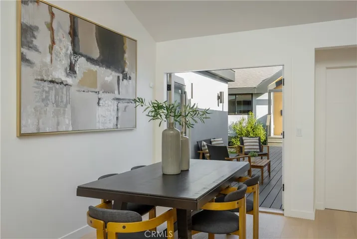 1160 Lucerne Boulevard, Los Angeles, California 90019