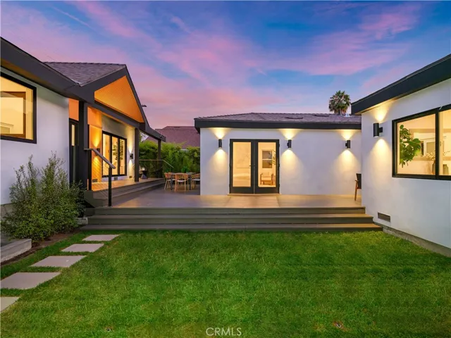 1160 Lucerne Boulevard, Los Angeles, California 90019