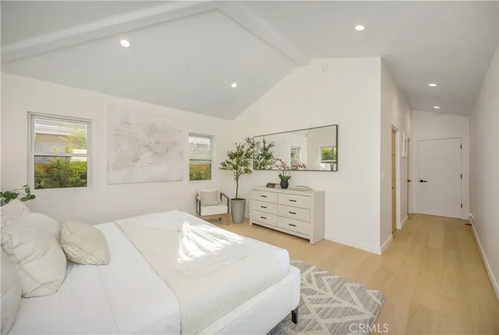 1160 Lucerne Boulevard, Los Angeles, California 90019
