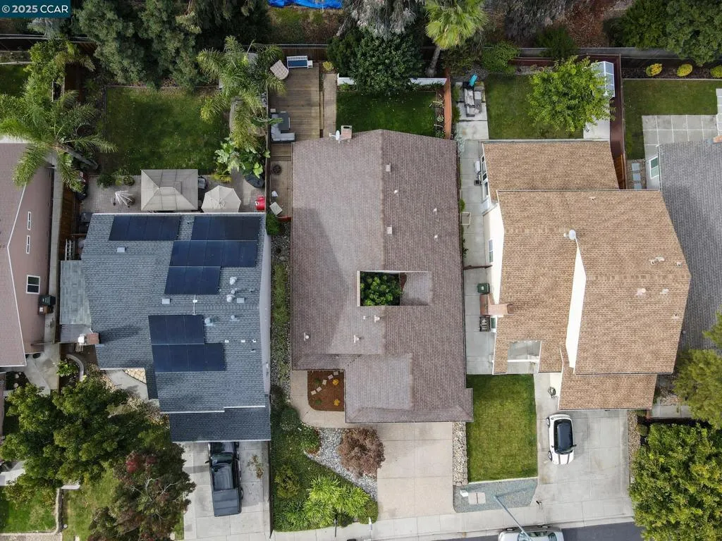 4962 Shadowfalls Dr, Martinez, California 94553 home-pic-40