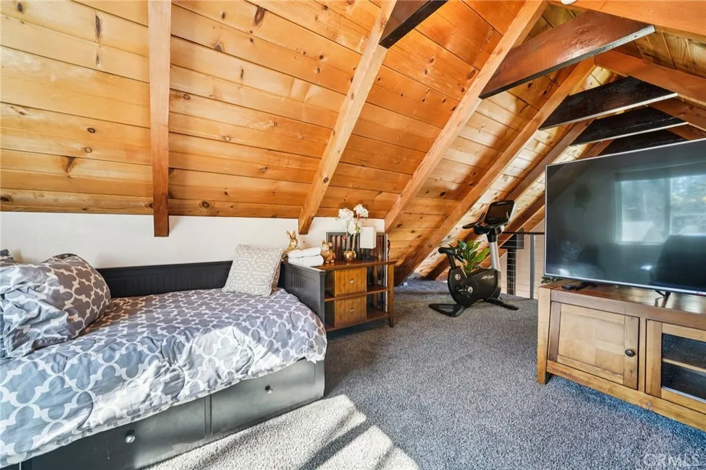 1026 W Country Club, Big Bear, California 92314 home-pic-17