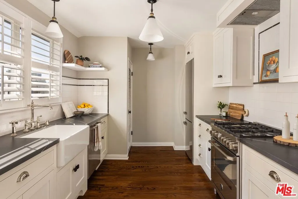 118 N Flores Street 1/2, Los Angeles, California 90048 home-pic-6