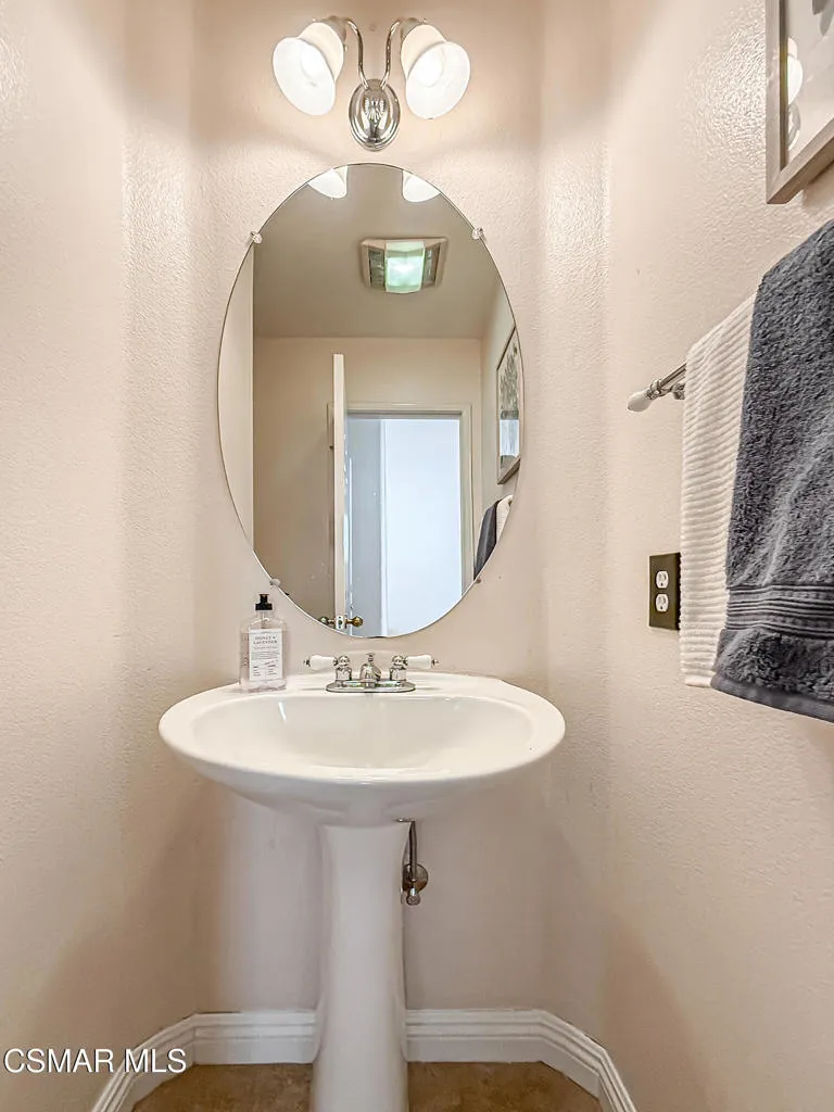 4030 Villamonte Court, Camarillo, California 93010 home-pic-17
