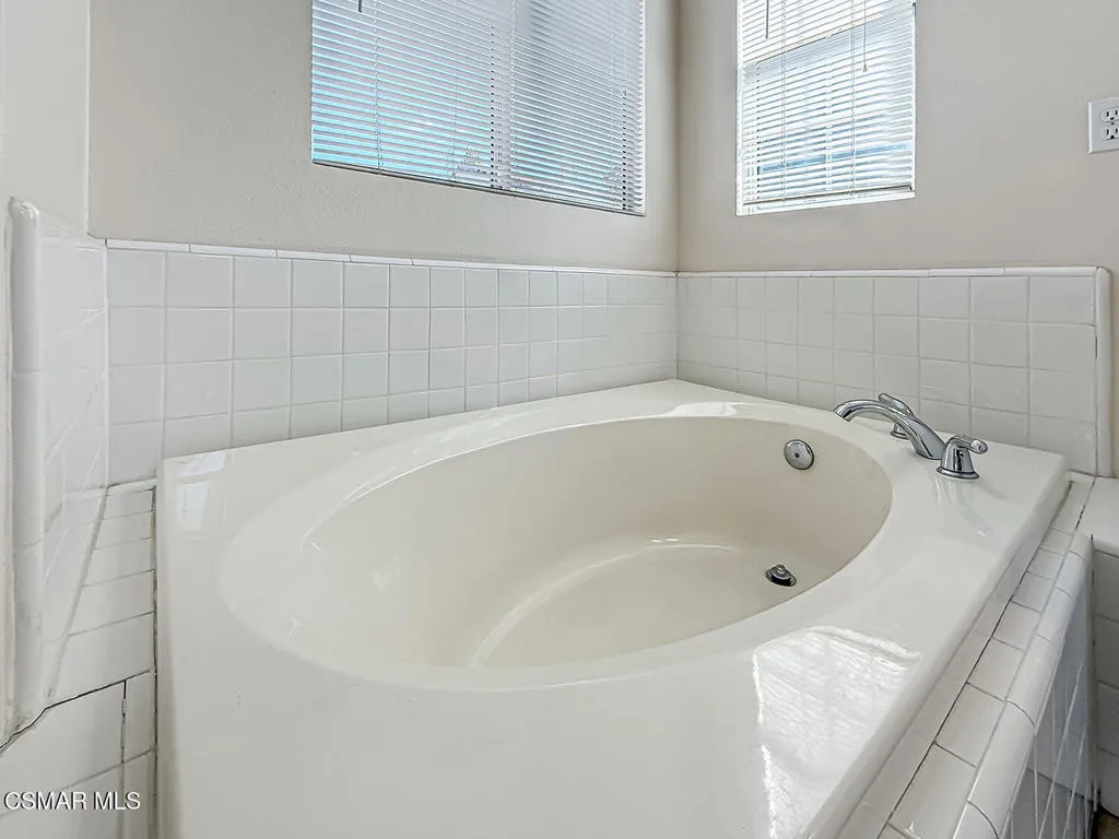 4030 Villamonte Court, Camarillo, California 93010 home-pic-30