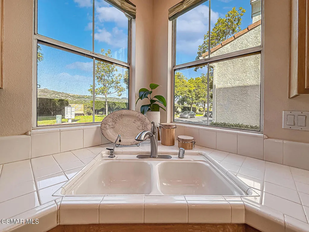 4030 Villamonte Court, Camarillo, California 93010 home-pic-14