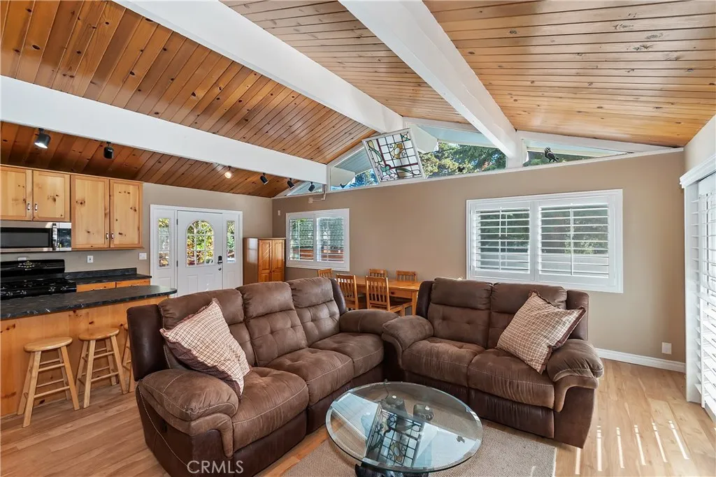 31435 Oakleaf, Running Springs, California 92382 home-pic-12
