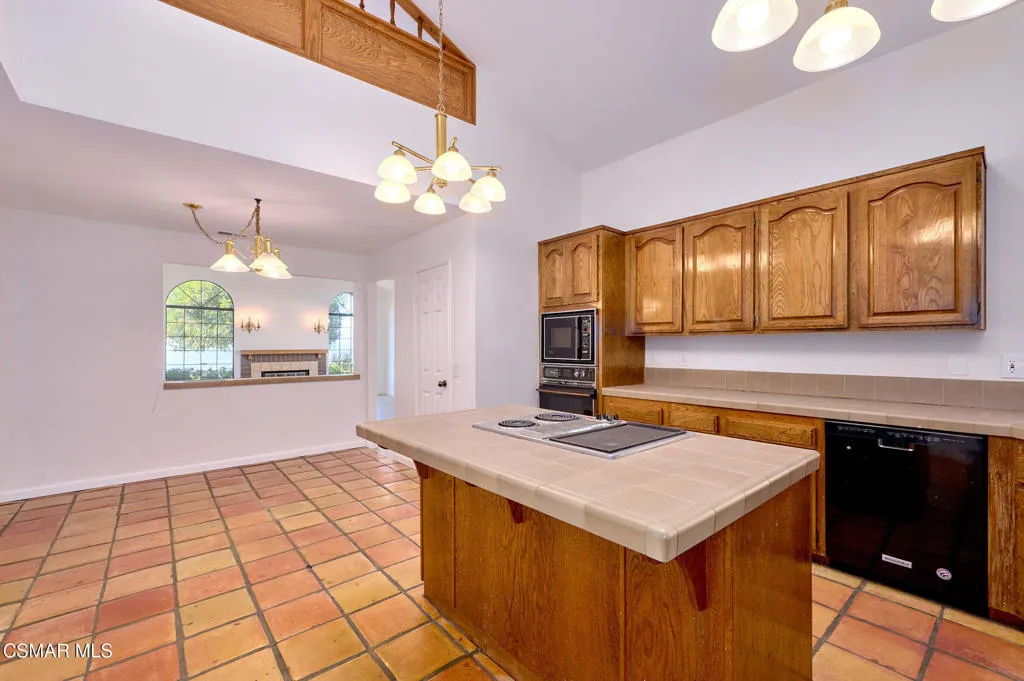 751 Wildwood Avenue, Thousand Oaks, California 91360 home-pic-32