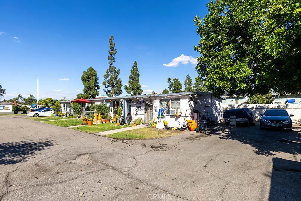 1716 E Lincoln, Anaheim, California 92805 home-pic-6