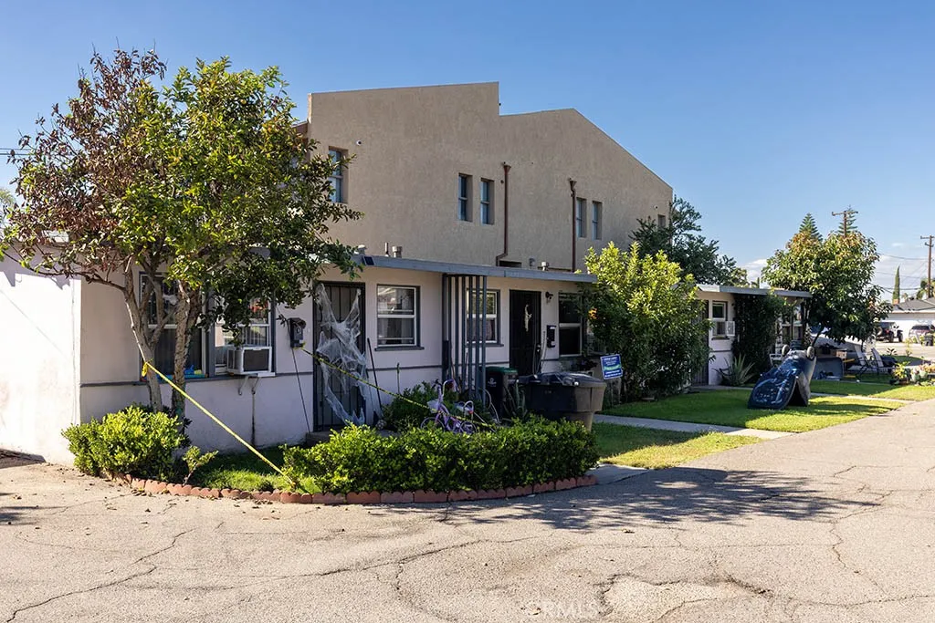 1716 E Lincoln, Anaheim, California 92805 home-pic-2