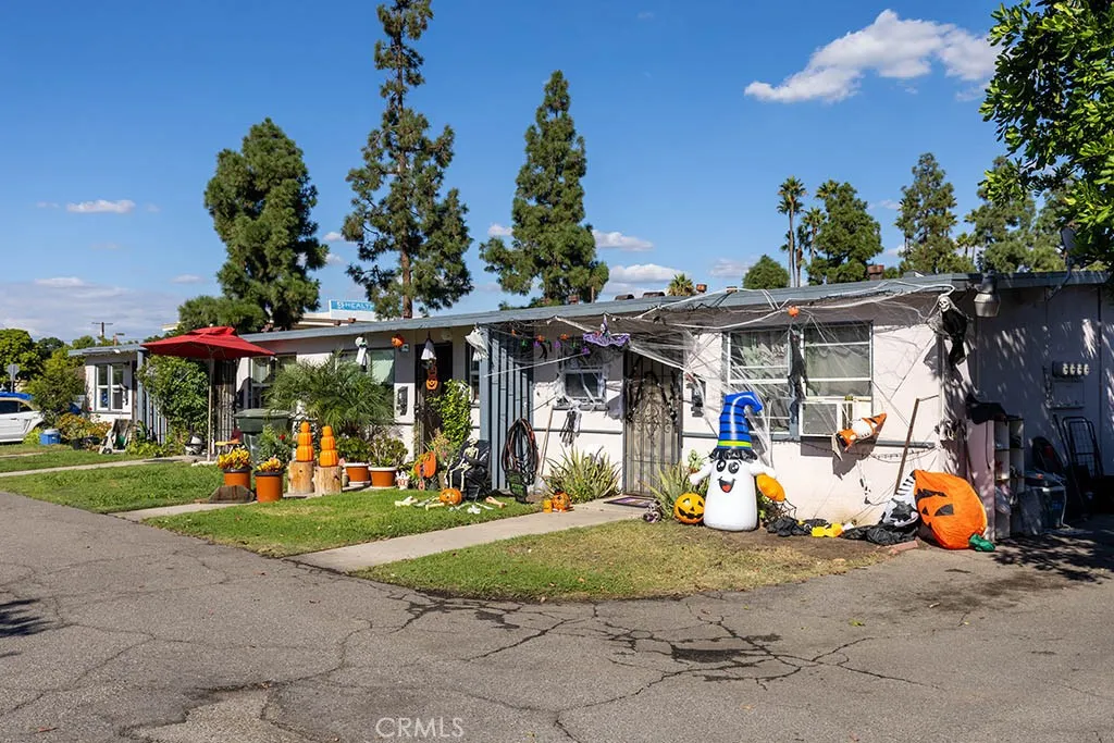 1716 E Lincoln, Anaheim, California 92805 home-pic-7