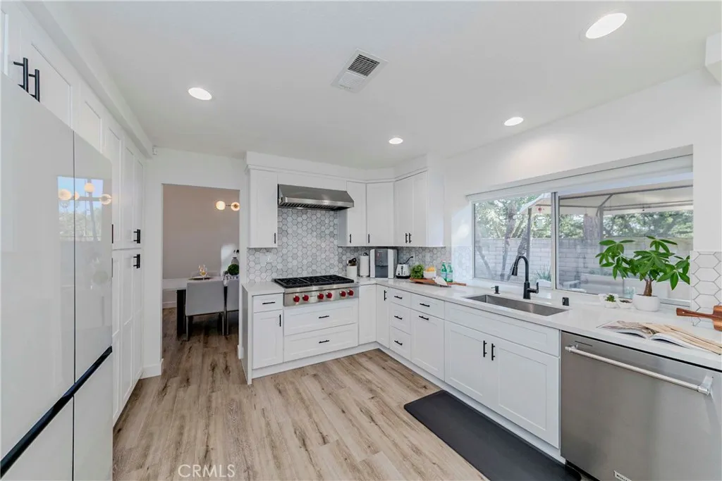 702 Oakcrest Avenue, Brea, California 92821 home-pic-13