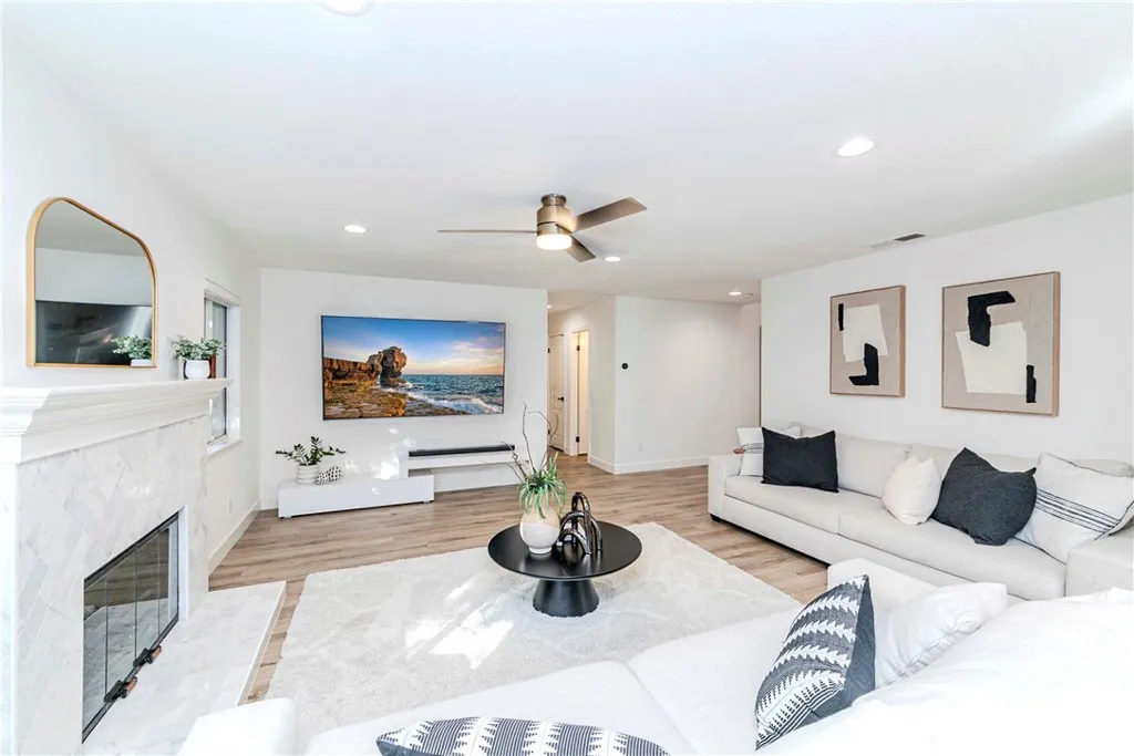 702 Oakcrest Avenue, Brea, California 92821 home-pic-22