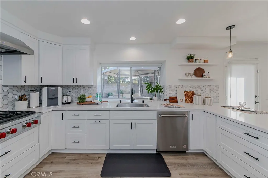 702 Oakcrest Avenue, Brea, California 92821 home-pic-15