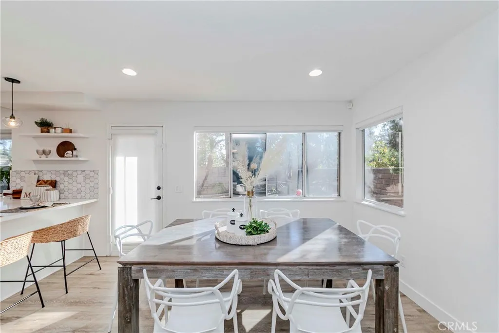 702 Oakcrest Avenue, Brea, California 92821 home-pic-19