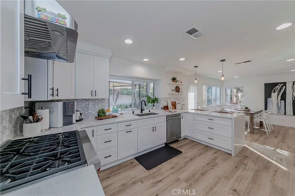 702 Oakcrest Avenue, Brea, California 92821 home-pic-12