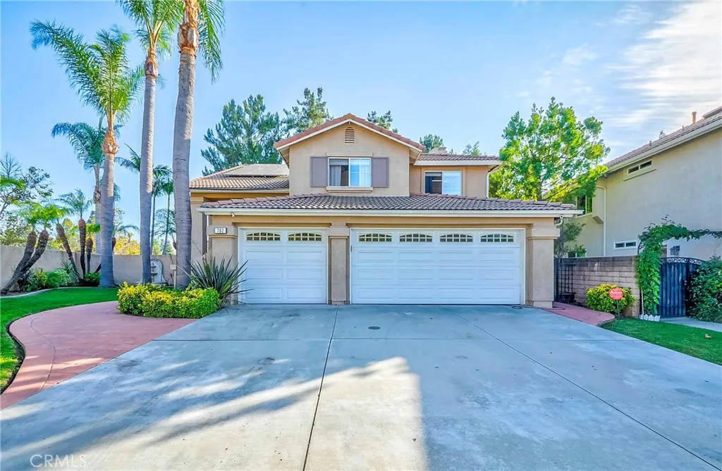 702 Oakcrest Avenue, Brea, California 92821 home-pic-1