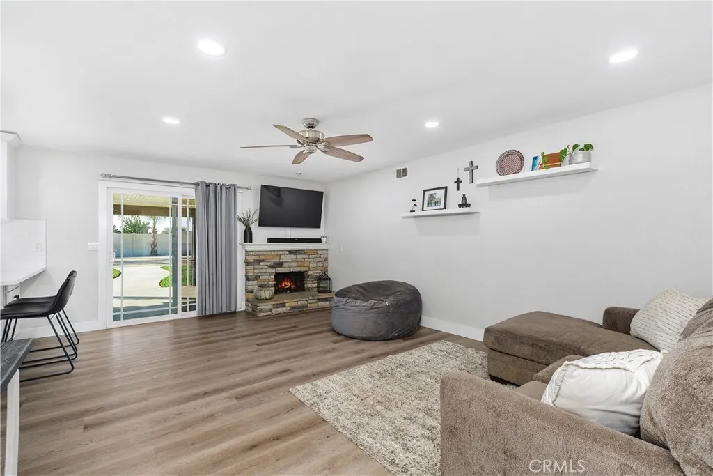 4725 Foxborough Court, Jurupa Valley, California 92509 home-pic-15