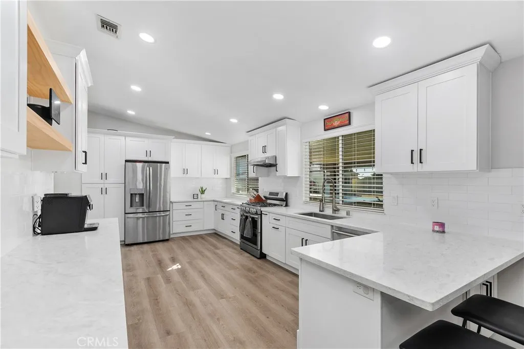 4725 Foxborough Court, Jurupa Valley, California 92509 home-pic-19